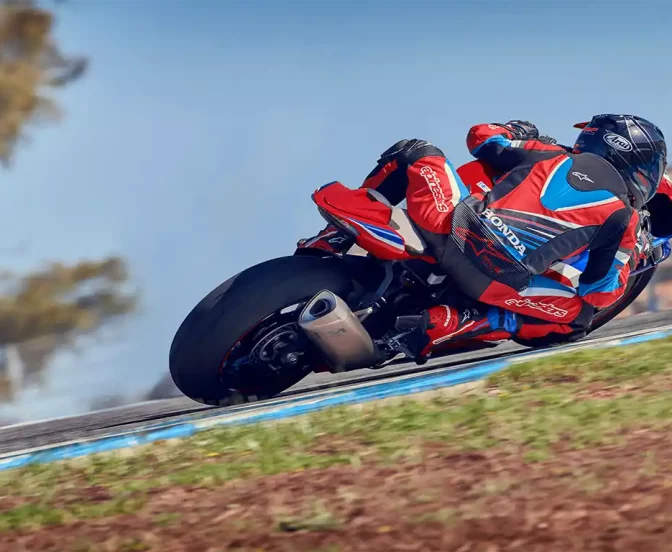 2024-CBR1000RR-R_FIREBLADE_SP_LOCATION_3199_L-copiar_5_11zon.webp 2024-CBR1000RR-R_FIREBLADE_SP_LOCATION_3199_L-copiar_5_11zon.webp