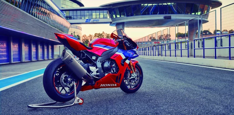 2024-CBR1000RR-R_FIREBLADE_SP_LOCATION_3559_L