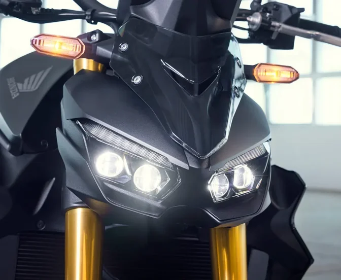 2025-CB1000HORNET_SP_Location_Accy_Sport_Pack_Detail_0065_L_Design-Versao-SP.webp