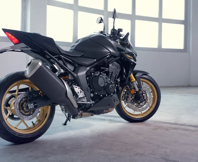 2025-CB1000HORNET_SP_Location_Accy_Sport_Pack_Static_0054_L_Seguranca-Versao-SP.webp