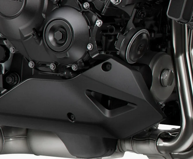 2025-CB1000HORNET_studio_MAT_BALLISTIC_BLACK_METALLIC_SP_Sport_Close-Up_Under_Cowl_L_Tecnologia-Versao-SP.webp
