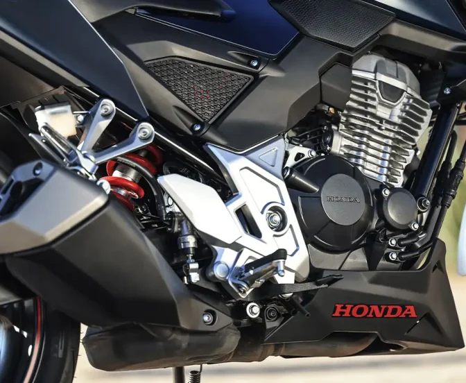 CB300F-Twister-S-2027_-DET_15_0.webp CB300F-Twister-S-2027_-DET_15_0.webp