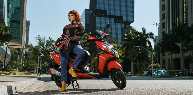 honda-elite-125-em-cenario-urbano