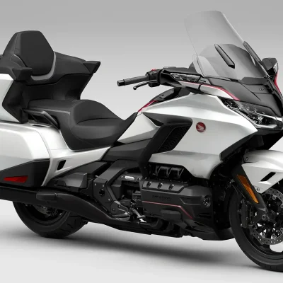 honda-gold-wing-branco