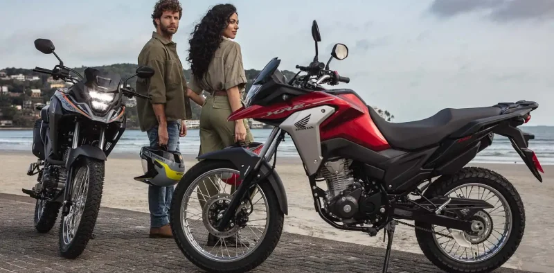 honda-xre-190-lateral-dianteira-vermelha-cinza